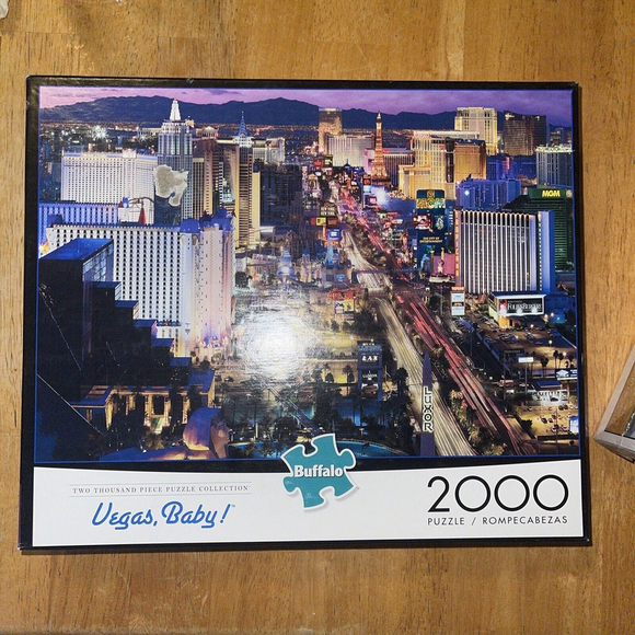 BUFFALO PUZZLES VEGAS, BABY! COMPLETE 2000 PIECES NEW sealed Box - Picture 1 of 4